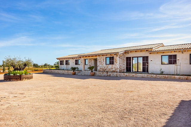 Buy a Modern Scandinavian Style House in Mallorca